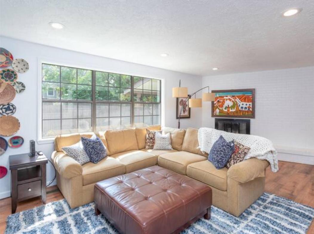 Experience Nirvana With Artwork Collections From Around The Globe Located In Lakewood Neighborhood In Se Boise Next To A Park, Minutes From Bown Crossing And The Boise River, 10 Minutes To Downtown, 4 Beds, Sleeps 8, Pets Welcome In Large Fenced In Y 外观 照片