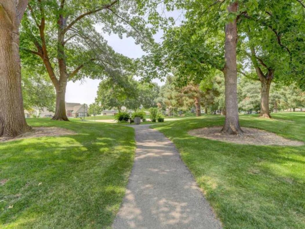 Experience Nirvana With Artwork Collections From Around The Globe Located In Lakewood Neighborhood In Se Boise Next To A Park, Minutes From Bown Crossing And The Boise River, 10 Minutes To Downtown, 4 Beds, Sleeps 8, Pets Welcome In Large Fenced In Y 外观 照片
